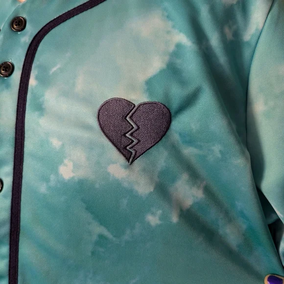 Blue Heart Embroidered Men's Shirt - Picture 3 of 12